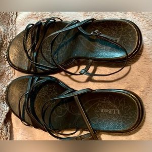 L.L. Bean women’s size 10 black leather sandals